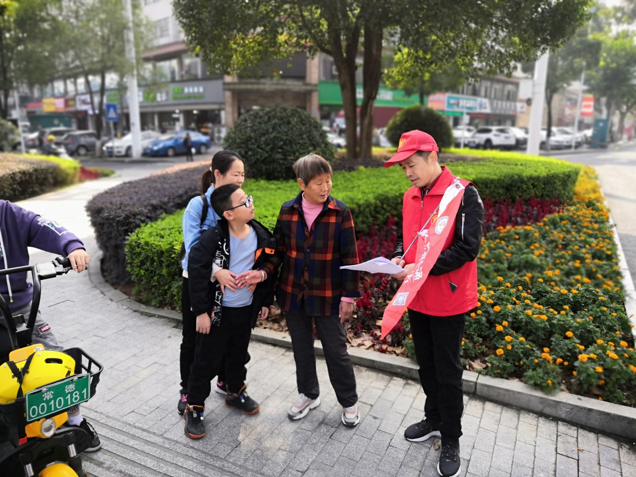 武陵区司法局积极开展“文明交通我劝导” 志愿服务活动