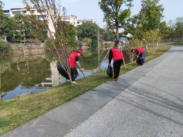 武陵区永安街道开展巡河护河环保志愿活动