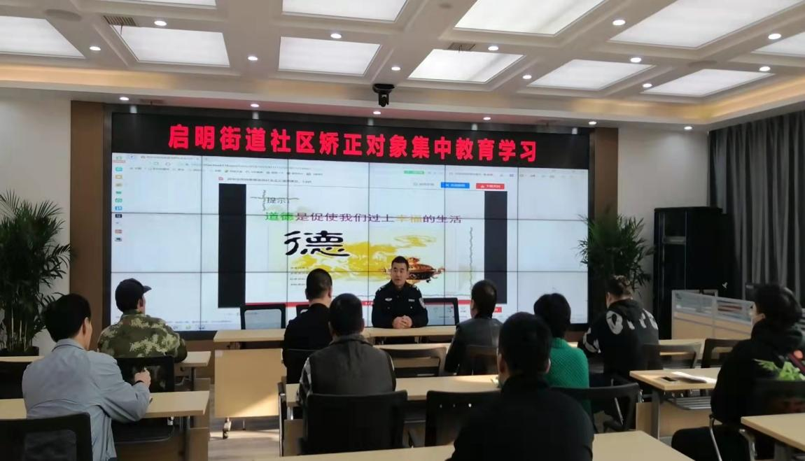 用劳动回馈社会，用行动重铸人生