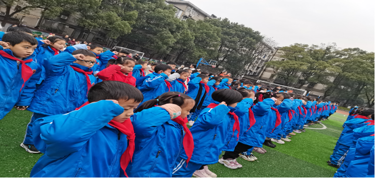 唱响未来，做时代的小歌手 ——2021年滨湖小学新生入队仪式暨庆元旦歌手大赛
