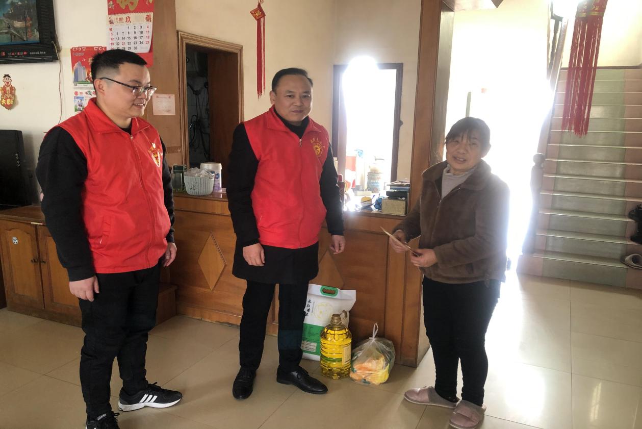 新时代文明实践耀武陵丨河洑镇三星垱社区：情系困难户 春节慰问暖人心
