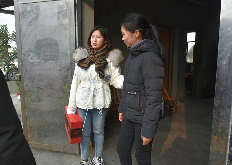 情暖春节 心系帮扶：区行政审批服务局开展节前走访慰问活动