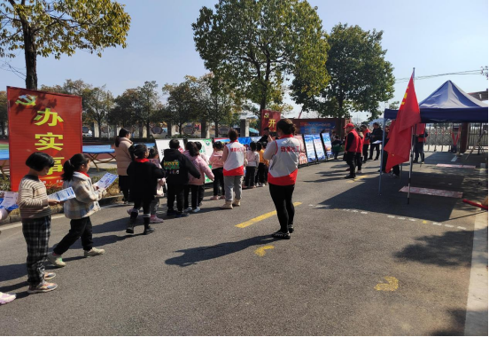 河洑镇汇华聚宝小学：党建引领打造平安校园