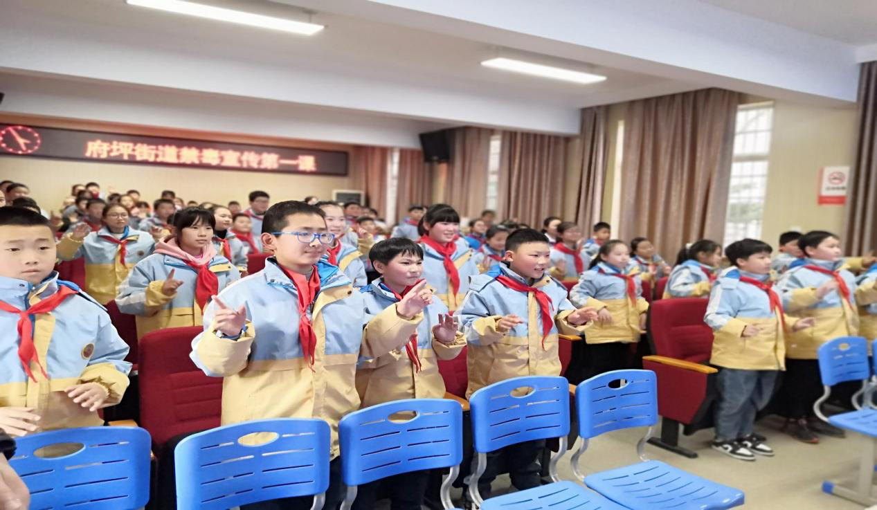 府坪司法所送上“禁毒开学礼”