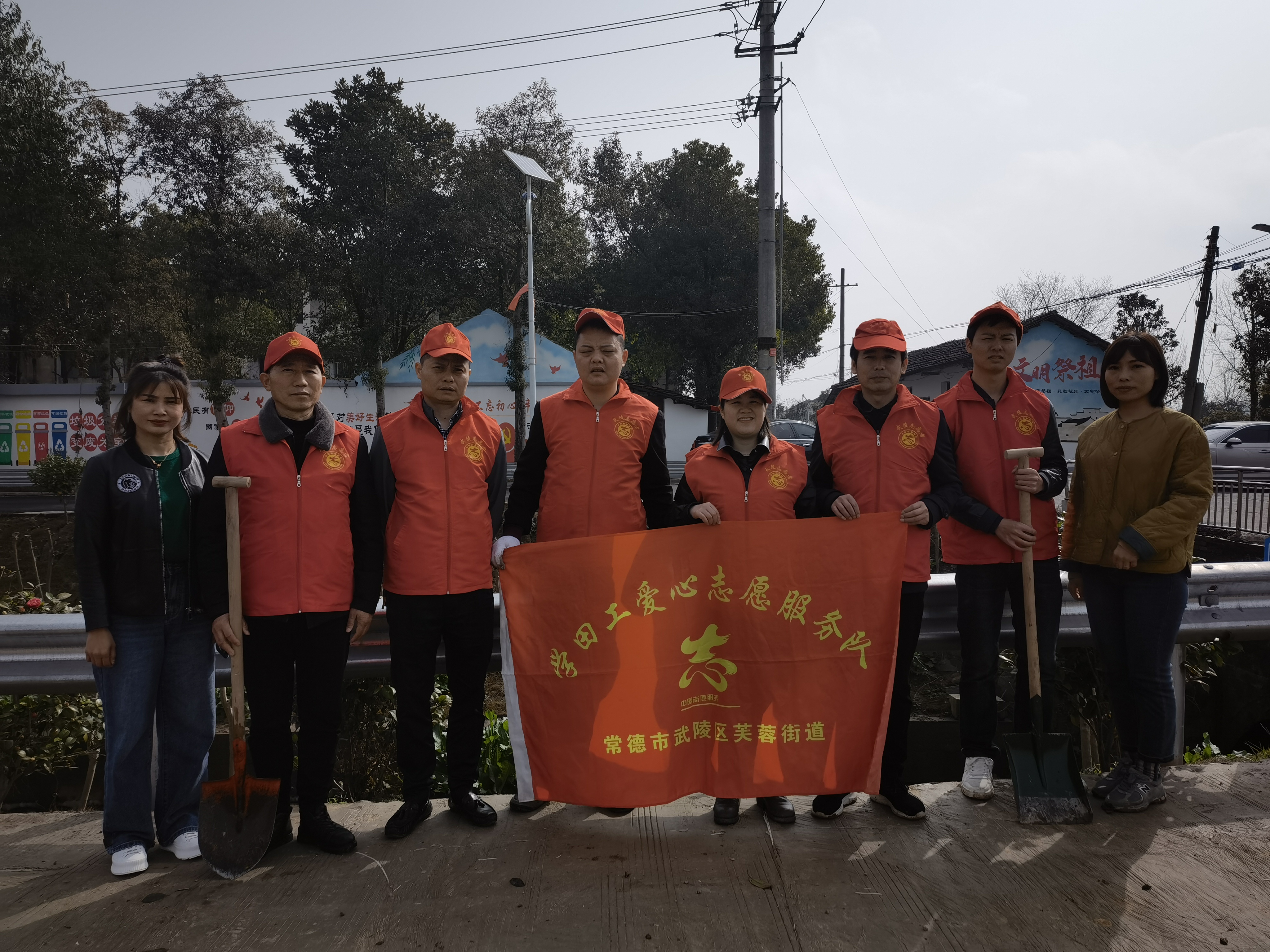 新时代文明实践耀武陵：芙蓉街道“清理河道垃圾 守护美丽芙蓉”志愿服务活动