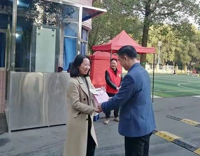 新时代文明实践耀武陵 |武陵区紫桥小学：送个性贺卡 过幸福节日