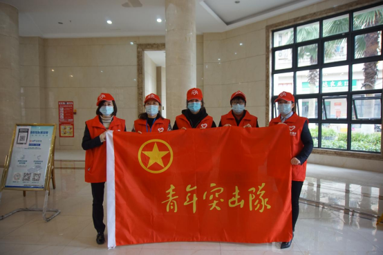 武陵区永安街道：“佩戴口罩，文明出行”青年志愿者在行动