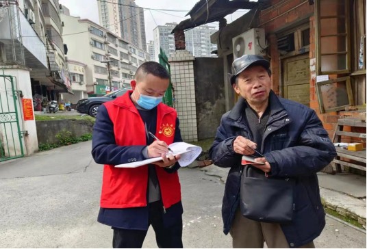 武陵区永安街道：“敲门”守护万家！在职党员勇当先锋