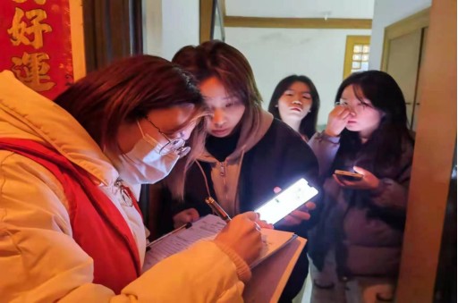凝聚众力传递真情！永安街道新东街社区 “敲门行动”防疫进行时