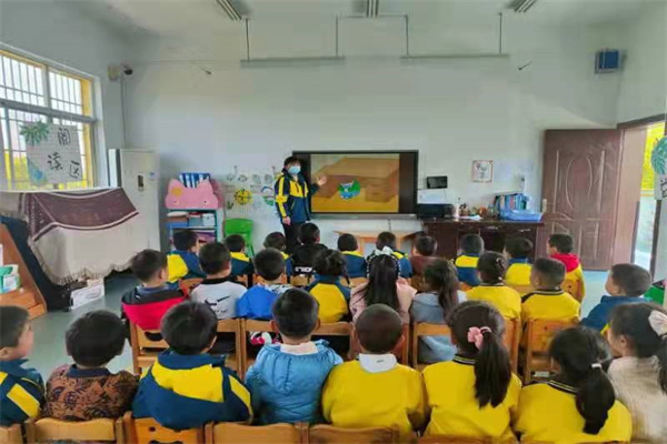 武陵区新兴幼儿园：防震演练 安全相伴
