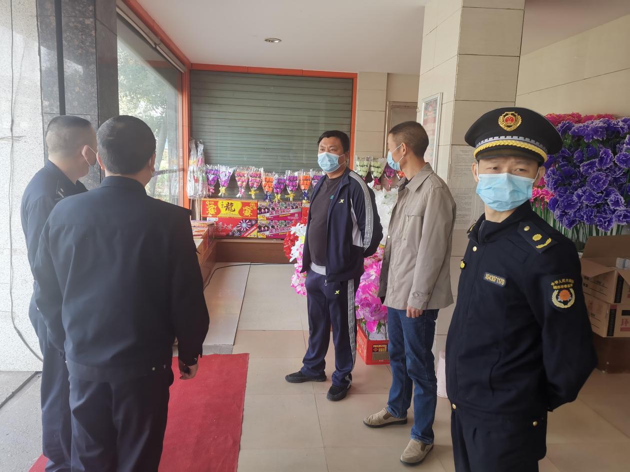 河洑镇开展烟花爆竹“打非治违”专项整治行动