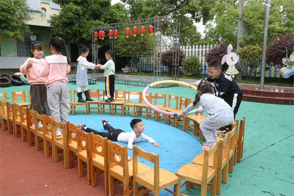 武陵区新兴幼儿园开展防溺水情景剧活动