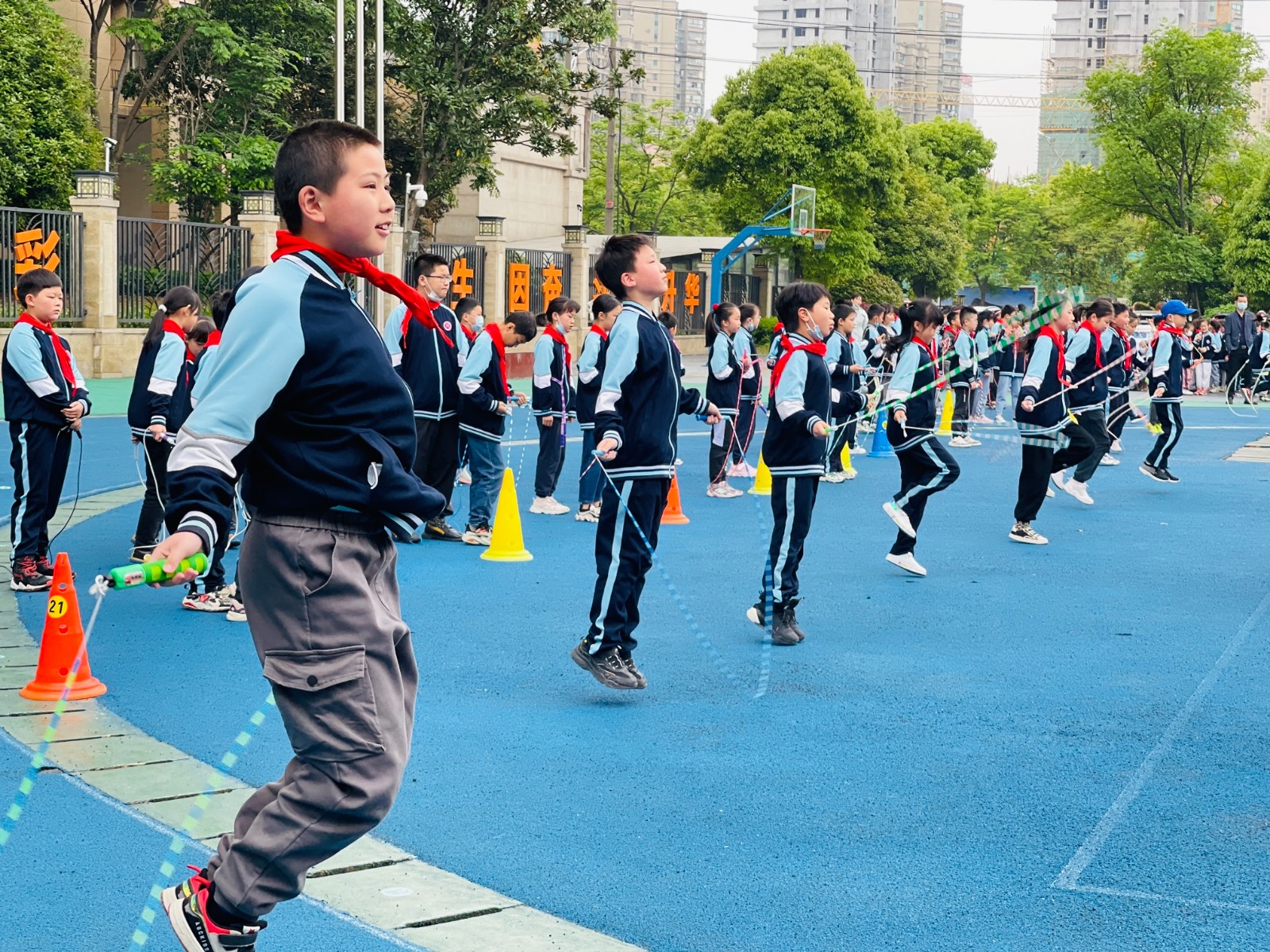 育英徳景园小学：“双减”落地开花   “跳”出活力健康