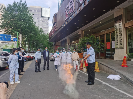 新时代文明实践耀武陵|白马湖街道西堤社区开展消防应急演练活动