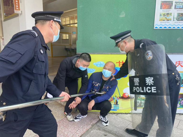 加强反恐防暴演练 构建平安校园——旭辉东升小学开展反恐防暴演练