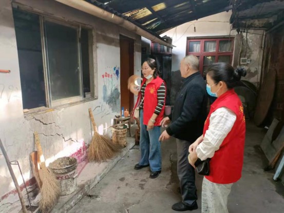 永安街道楠沙社区开展居民自建房安全隐患排查专项行动