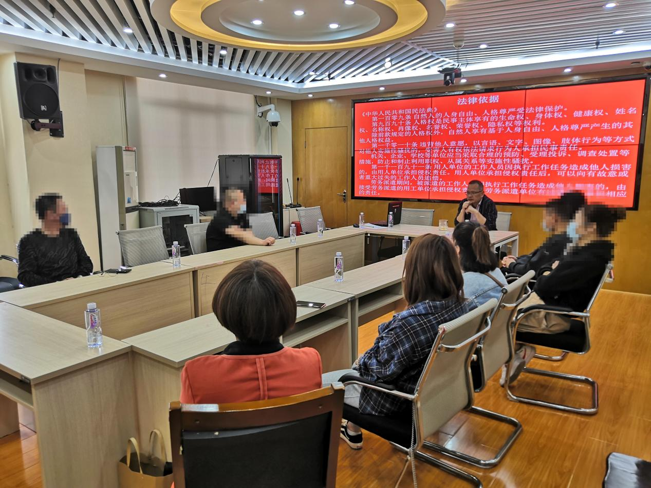府坪司法所组织矫正对象学习法律知识