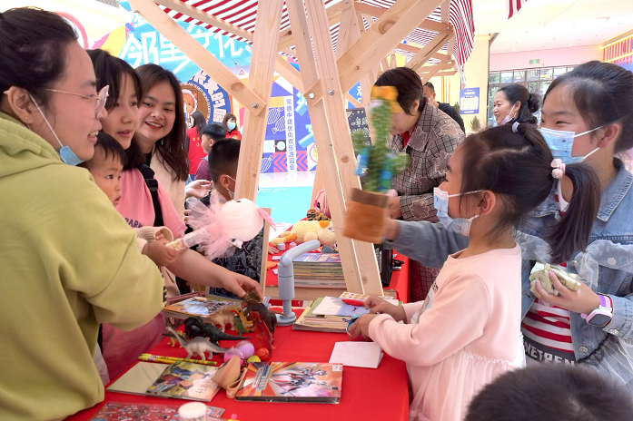 芙蓉街道：“芙蓉花”青少年社会实践公益课堂 爱心集市开市