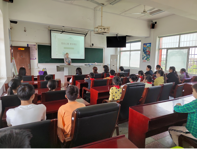 河洑镇汇华聚宝小学：心理辅导进校园，关爱留守小天使