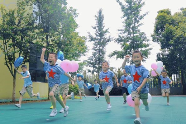 武陵区丹洲乡坪湖幼儿园：最美毕业照，同年不散场