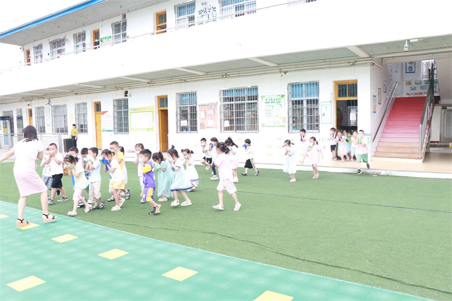 消防安全常演练 逃生技能记心间