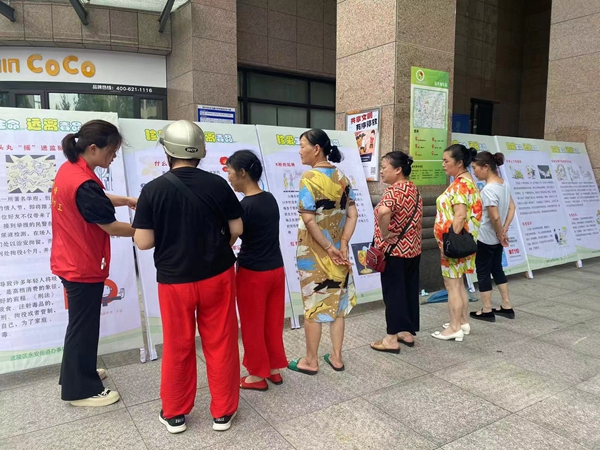 新时代文明实践耀武陵|露天电影进社区 禁毒宣传入人心