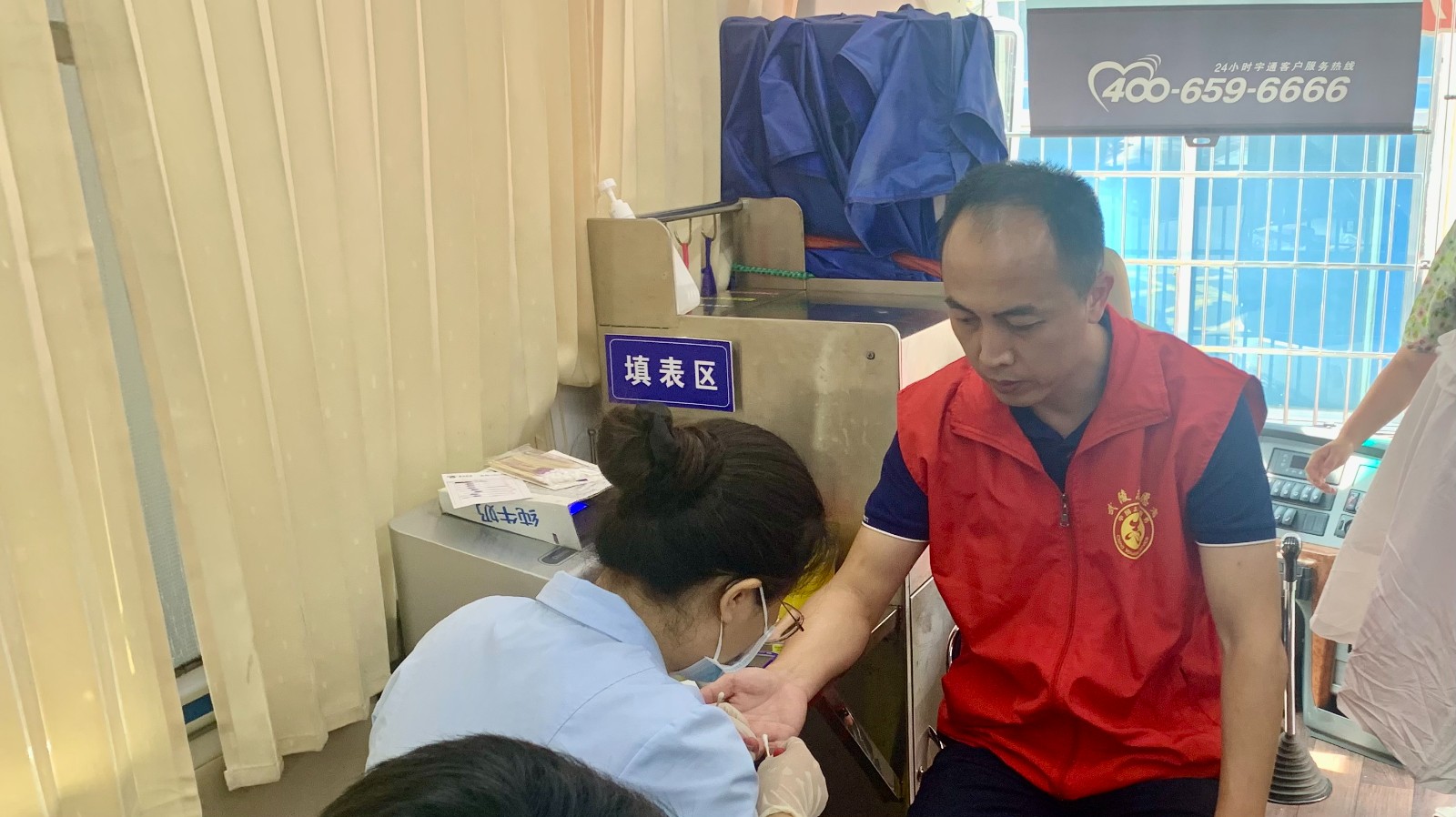 武陵区财政局开展无偿献血志愿活动
