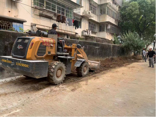 【 我为群众办实事】光荣路社区：铲除违规菜地 美化居住环境