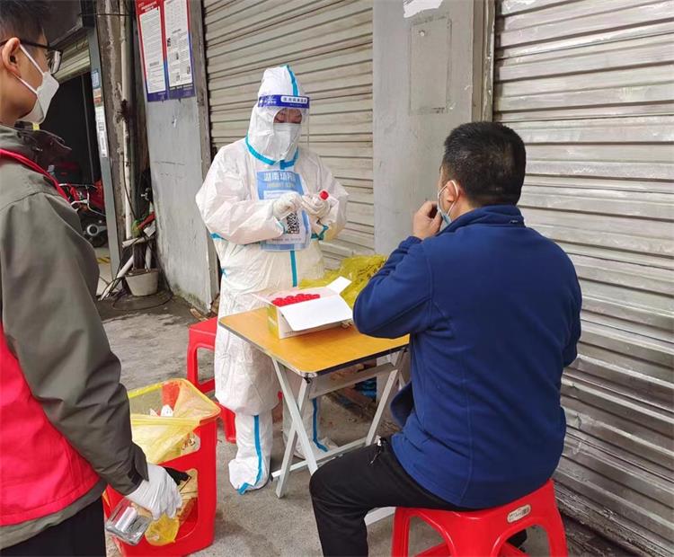 武陵区府坪街道：守望相助勇担使命 凝心聚力抗击疫情