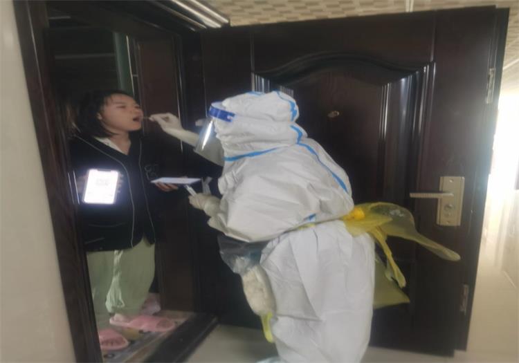 武陵区府坪街道：基层巾帼志愿者，坚守一线战新冠
