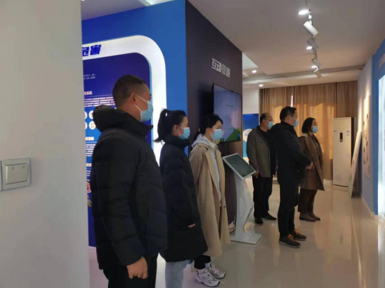 区科协参观禁毒科普教育园地