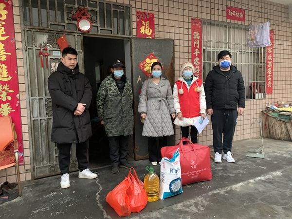 武陵区永安街道三闾港社区：开展春节走访慰问困难群众活动