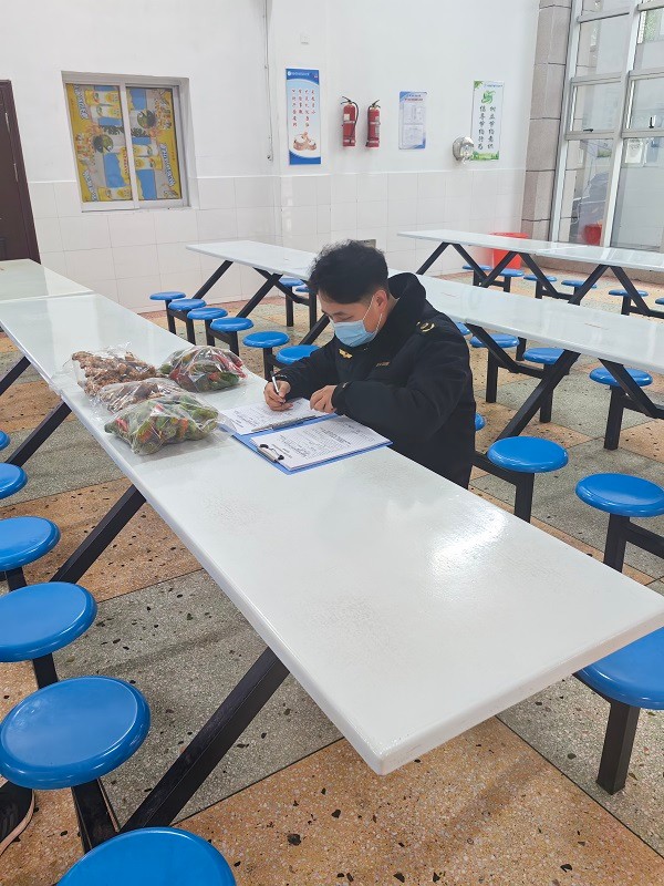 武陵区市场监督管理局开展学校食堂专项抽检