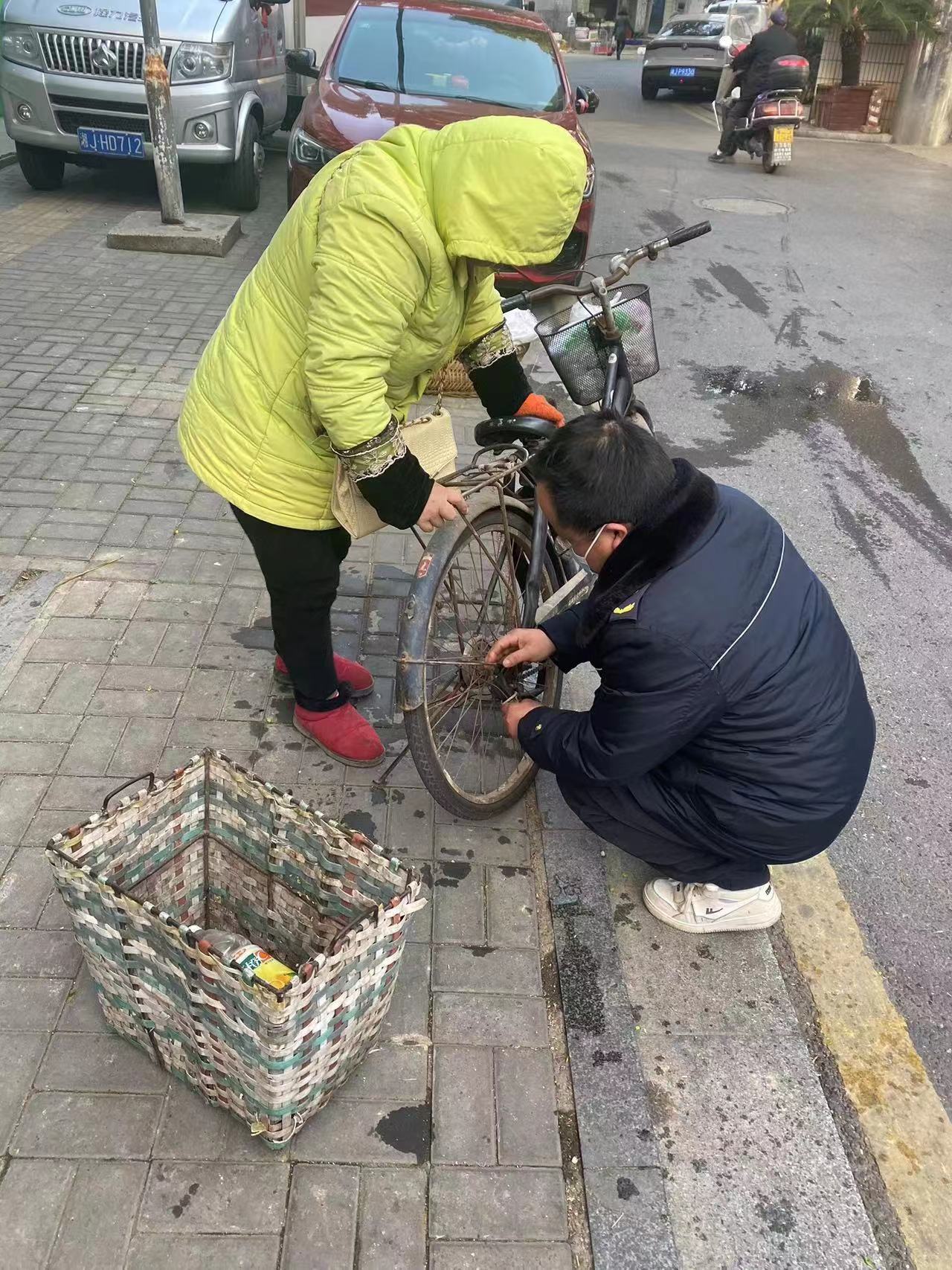 点滴小事见真情 细微善举传大爱