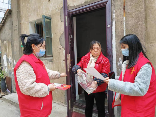 新时代文明实践耀武陵｜永安街道新东街社区开展”防范非法集资“宣传活动