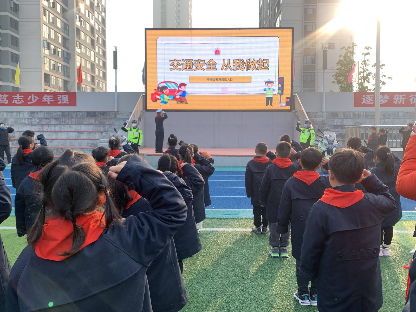 武陵区第三小学：交规记心间 文明伴我行