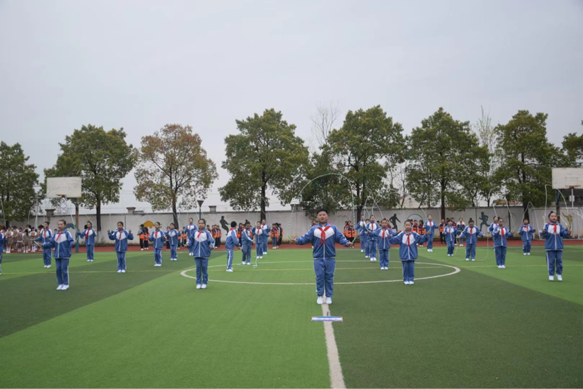 武陵区社木铺小学： “绳”润童年 “跳”动梦想
