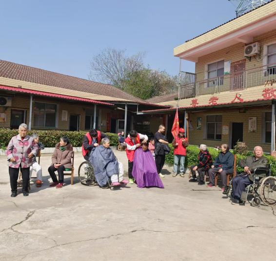 河洑镇开展学雷锋敬老爱老志愿服务活动