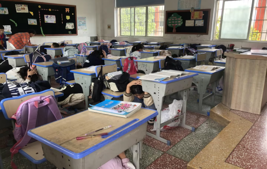 丹洲中心小学开展“5.12”防灾减灾应急疏散演练