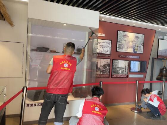 武陵区司法局向阳志愿服务队走进黄爱烈士教育基地开展社区矫正公益活动