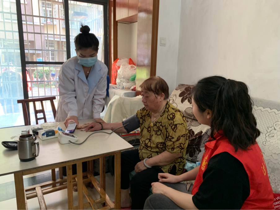 芙蓉街道新河社区开展入户义诊便民活动