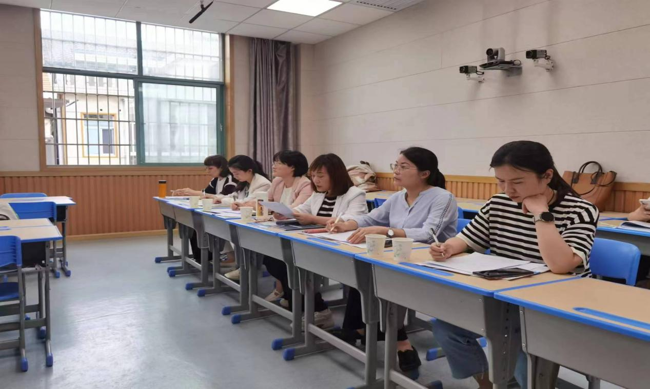 齐心聚力 助力乡村教育