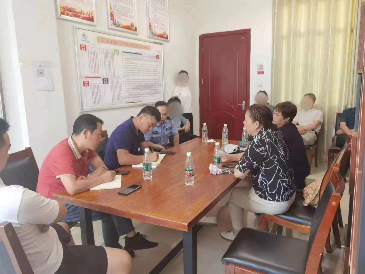 芷兰司法所成功调解一起两小区业主权益纠纷
