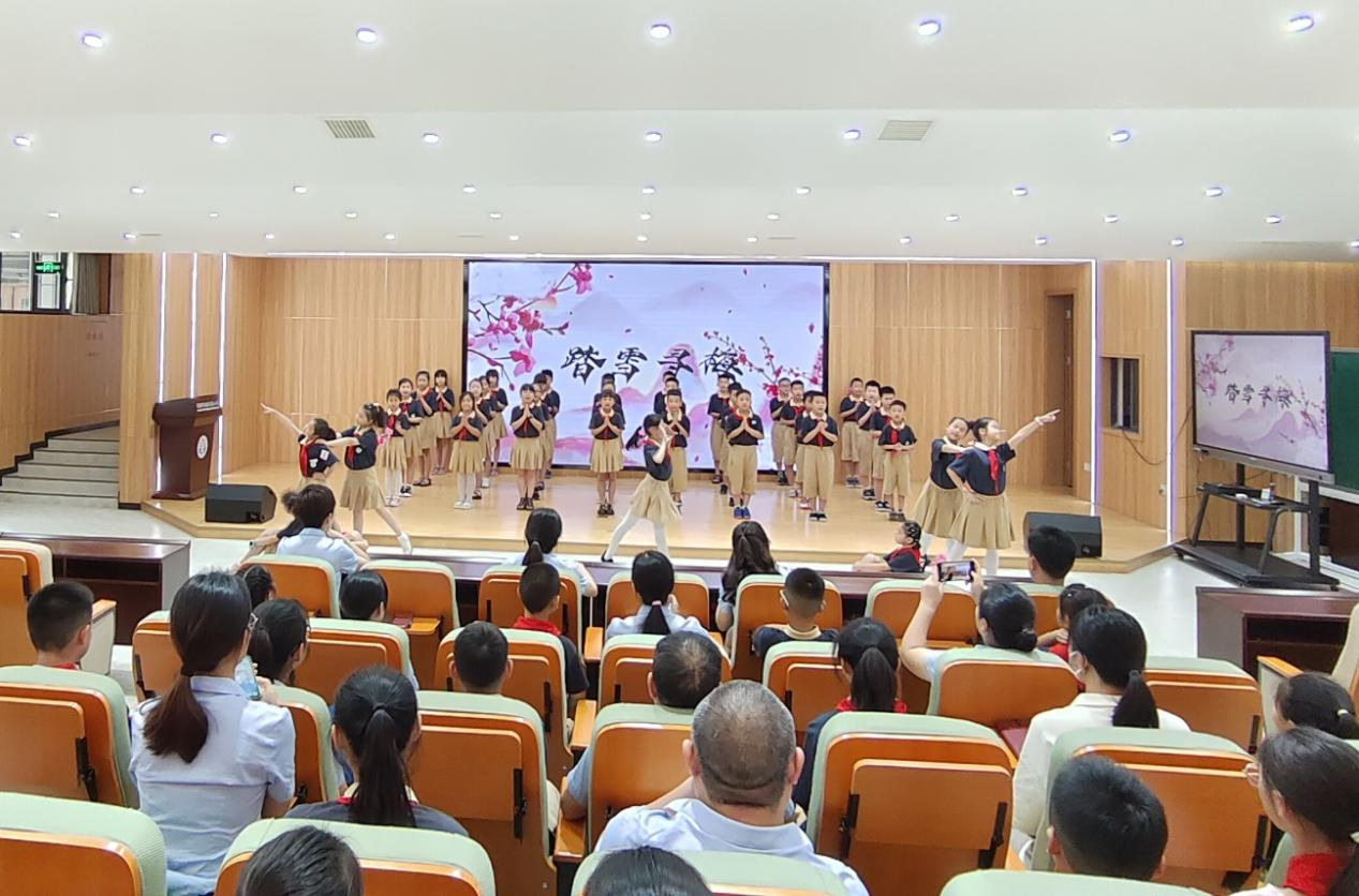 武陵区第三小学开展关爱留守儿童主题党日活动