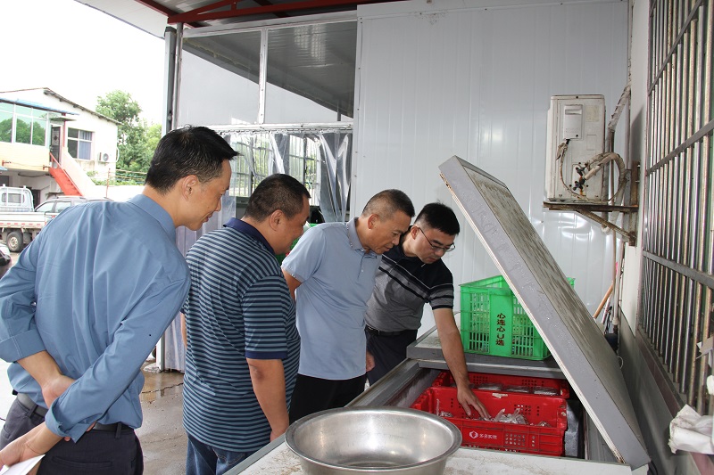 武陵区领导督导包保企业落实食品安全“两个责任”