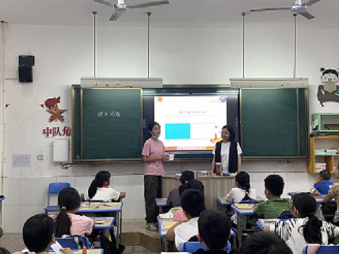 武陵区青林小学开展推门听课活动