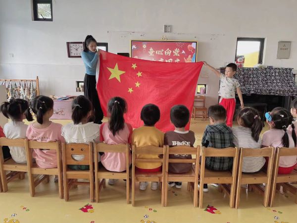 武陵区丹洲乡坪湖幼儿园开展庆中秋国庆双节主题活动