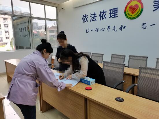 穿紫河司法所成功调解一起消费纠纷