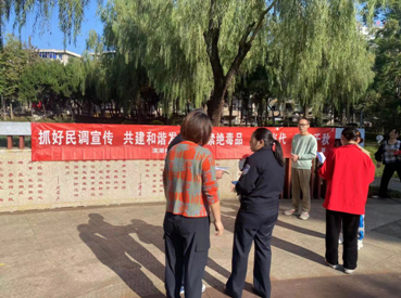 穿紫河街道滨湖社区开展禁毒宣传活动