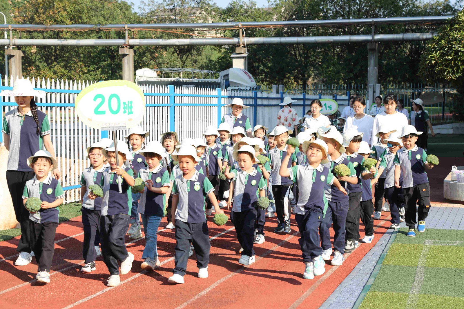 武陵区实验幼儿园举行第五届趣味运动会
